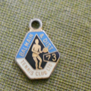 #D477.  BALMAIN & DISTRICT TENNIS   CLUB   MEMBER BADGE 1973 #1467 - Picture 1 of 2