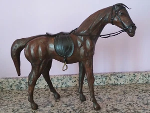 Cavallo in legno e pelle soprammobile Horse in wood and leather marrone vintage - Foto 1 di 12