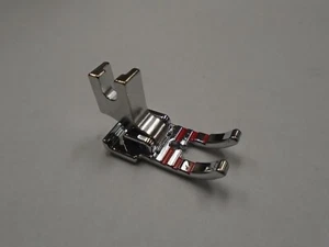 PIEDE PRESSA PER TRAPUNTATURA 1/4" GAMBO BASSO P60801 / 3708-IL A91 - Foto 1 di 1