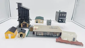 9 Vintage HO Scale Buildings Life Like Supermarket Model Power Coaling Station - Picture 1 of 24