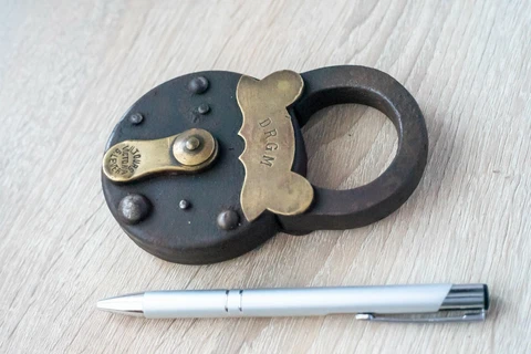 Vintage antique original collectable German padlock D.R.G.M. no key cast iron Cover