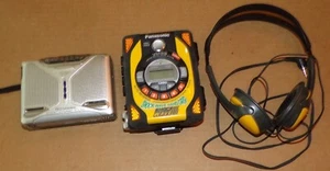 2 LETTORI CASSETTE VINTAGE PANASONIC RQ-A200 & WMSS SHOCKWAVE - RICAMBI/RIPARAZIONE - Foto 1 di 17