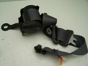 Daihatsu Cuore Rear passenger side seat belt (1997-1999) - Picture 1 of 2