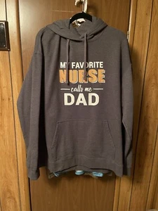 Meine Lieblingsschwester nennt mich Papa - Bild 1 von 2