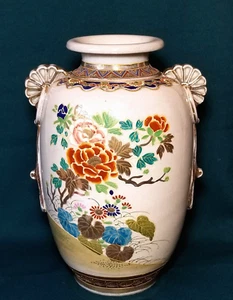 ANTIKE JAPANISCHE HANDBEMALTE ERHÖHTE BLUMEN SATSUMA MORIAGE VASE 12 ZOLL signiert. - Bild 1 von 14
