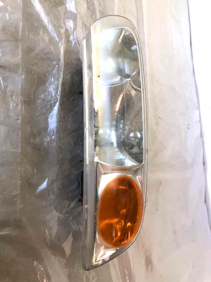 Faro delantero derecho Saturn S Series SL1 2000-2002 Foto 1 de 4