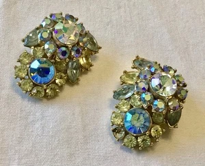 VTG CROWN TRIFARI SIGNED YELLOW BLUE AND BOREALIS RHINESTONE FLOWER EARRINGS - Picture 1 of 2