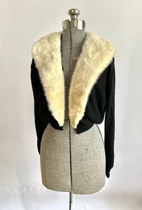 Vintage 50er Jahre Pringle schwarze Kaschmir Strickjacke mit weißem Nerzkragen - Bild 1 von 5