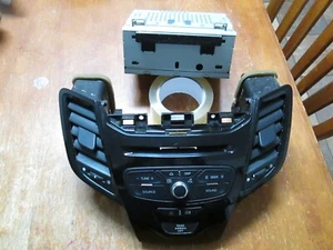2016 2020 FORD FIESTA SYNC 3 CD PLAYER STEREO BEZEL CLIMATE PANEL OEM - Foto 1 di 24