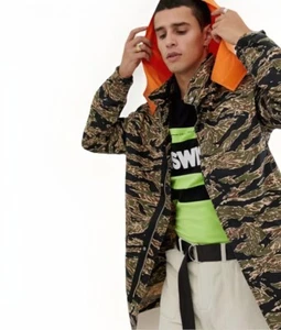 Lacoste Unisex LIVE Camouflage Parka BH3268-51 Camo S - Picture 1 of 9