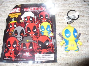 ¡NUEVO! Llavero Marvel Deadpool Collectors, bolsa ciega abierta, amarillo Deadpool - Imagen 1 de 2