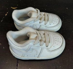 Nike Air Force 1 Zapatos de Cuna Infantil Talla 3C Cuero Blanco Sin Cordones CK2201-100 CL - Imagen 1 de 5
