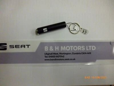  NEW GENUINE SEAT ACCESSORY MINI LED TORCH in BLACK 6H1069690 KAA - Image 1 of 3