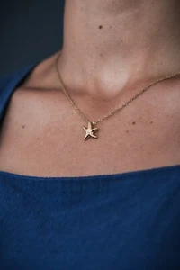 18K Gold Starfish Pendant Necklace, Womens Necklace, Sea Life Necklace, Dainty - Picture 1 of 5
