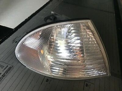 Indicador de giro blanco delantero derecho del lado del conductor BMW se adapta a E46 63136902770 hecho por TY Foto 1 de 4