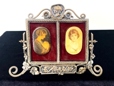 Antiguo marco doble victoriano de bronce ornamentado con publicidad de niña prudencial de 1916 Foto 1 de 4