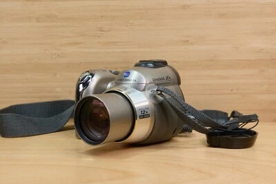 Konica Minolta DiMAGE Z6 6 MP Digital Camera, 12x Optical Zoom - Image 1 of 4