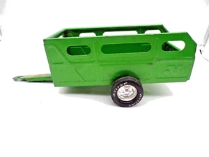 Vintage NYLINT Green FARM TRAILER - Pressed Steel - 8" - Picture 1 of 7