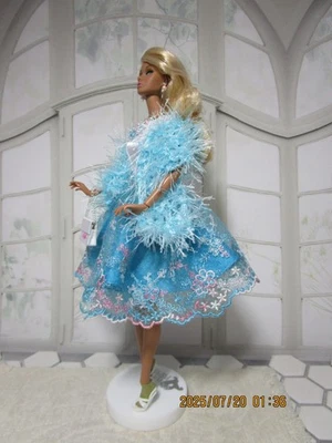 Barbie Piedra de Seda Poppy Parker ÚNICO Hecho a Mano Conjunto Tul Encaje Vestido Joyería Envoltura Foto 1 de 4