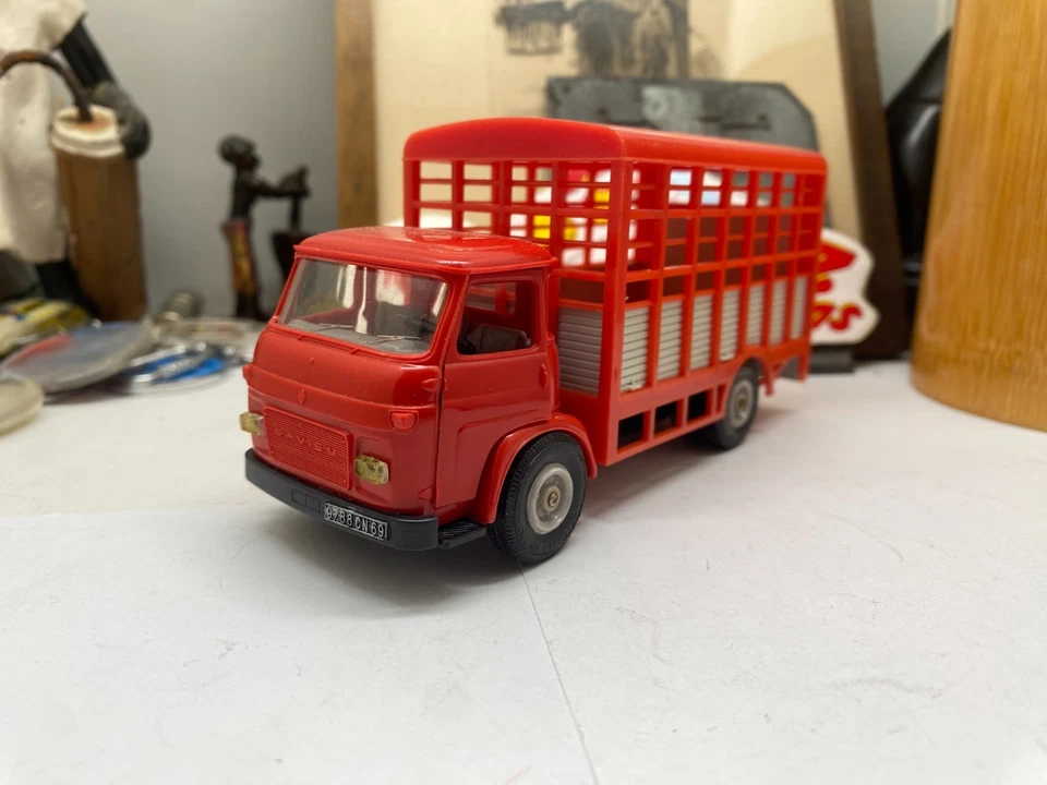 ANCIENNE NOREV PLASTIQUE  SAVIEM BETAILLERE SM5C  N°100  ECH 1/43 - Photo 1/4