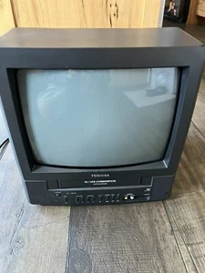 Toshiba MV13M2 13" CRT TV VCR VHS Combo VCR Does Not Work TV Does -Retro Gaming - Picture 1 of 13