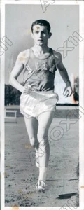 1955 UCLA Mile Runner Bob Seaman in Training Press Photo - Picture 1 of 2