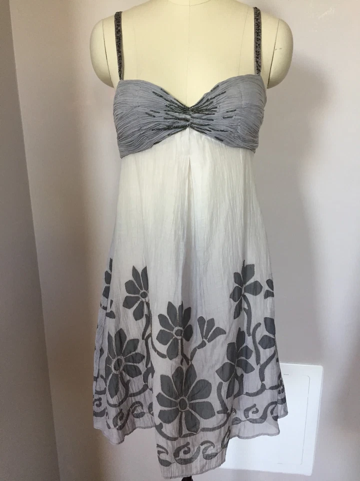 Vestido Yoana Baraschi ombre talla 4 azul gris flores bordado con cuentas Foto 1 de 4