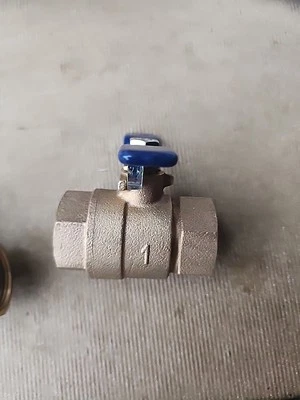 Genuine Febco 765-1 1" Ball Valve, Non Tapped, Full Port - T Handle - PVB  - Imagem 1 de 4