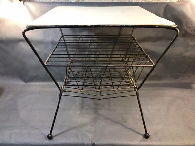 Ancienne petite table basse en métal et plateau bois vintage années 1960 - Photo 1/4