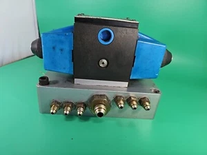 Vickers D05 Hydraulic Directional Valve 120v Double Solenoid - Picture 1 of 12