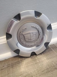 2004 Cadillac CRX Wheel Center PN#9594807 - Picture 1 of 3