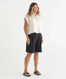 BNWT Size 16 SUSSAN Black Linen Bermuda Shorts, Elastic Back Waist, Relaxed Fit - Picture 1 of 4