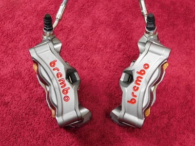 *¡COMO NUEVO!! Juego de pinzas freno delantero BREMBO 100mm 23-25 Triumph Street Triple 765 RS Foto 1 de 4