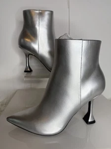Open Edit spitz zulaufende Damenstiefel Größe 9 metallisch geformter Absatz futuristisch - Bild 1 von 8