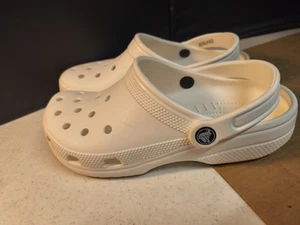 Crocs ~ Classic Clogs 10001 Bone Color ~ Size Men's 6/ Women's 8 ~ Barely Used - Picture 1 of 9