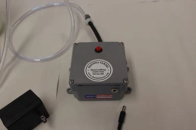 Máquina de leche de vaca y oveja de cabra The Brute bomba de pulso manual al vacío para Dansha Farms™ Foto 1 de 4