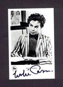 LESLIE CARON Autogramm Autograph signed Photo Netterkarte - Bild 1 von 1