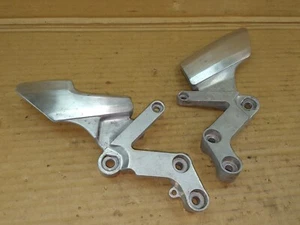 YAMAHA FZR400R 3EN 1988-1989 LH & RH Front Footrest Bracket/Hanger/Mount - Picture 1 of 8