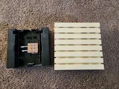 Timbre Nutone vintage con cubierta Foto 1 de 4