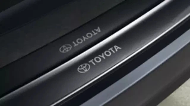 Aplique de para-choque traseiro Toyota Highlander (acessório Toyota genuíno - OEM / novo) - Imagem 1 de 1