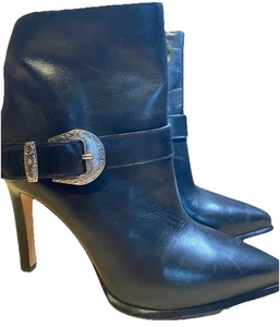 NWOT Paige	Black Pebbled Leather Heeled Ankle Booties w/ Pewter Stud Sz 9.5 - Picture 1 of 9