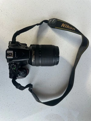 Nikon D5600 CMOS 24.2 MP Digital Camera - Black (Kit with AF-S DX NIKKOR... - Image 1 of 4