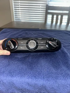 2020-2022 Kia Soul Manual Climate Temperature Controls Genuine OEM 97250K0650 - Picture 1 of 5