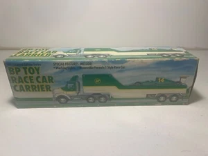 Camión de transporte de coche de carreras de juguete BP 1993 edición limitada coleccionable NUEVO de colección - Imagen 1 de 17