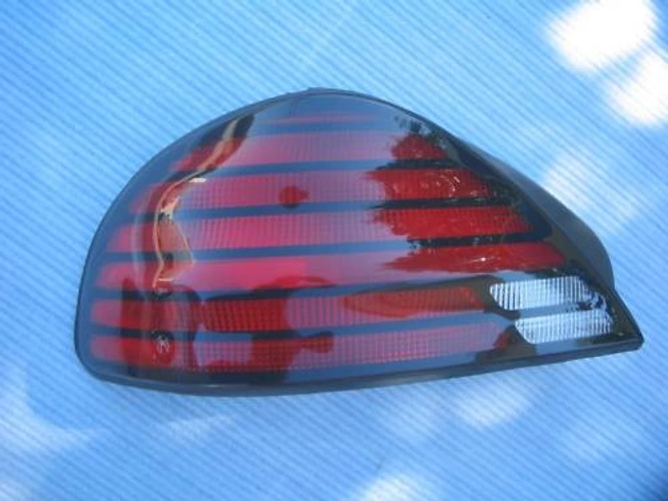 Luz trasera Pontiac GrandAm SE 99 02 04 05 OEM Foto 1 de 1