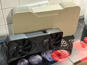 Nvidia GeForce RTX 5090 FE Founders Edition 32GB - Grafikkarte - Unbenutzt - Bild 1 von 7