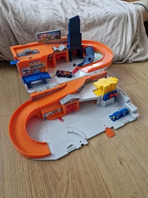 Hot Wheels Mattel Vintage Folding Garage Playset with Car - Image 1 of 3
