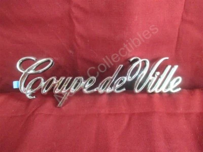Nuevo de Lote Antiguo Cadillac Coupe Deville Placa de Identificación Emblema 1984-1993 Cromo Foto 1 de 3