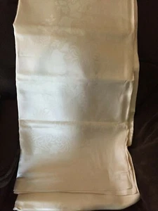 Hand Hemmed Eatonia linen - Picture 1 of 5