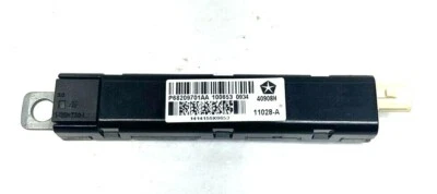 Amplificador de antena Chrysler 200 2015-2016 OEM 68209701AB Foto 1 de 4